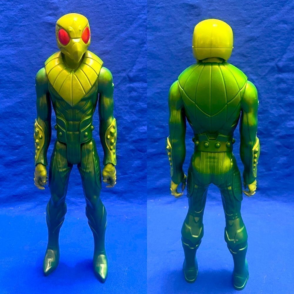 Hasbro /Marvel Spider-Man Titan action figure